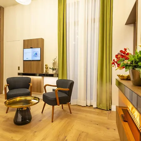 Palazzo Don Minzoni بيت ضيافة 4*