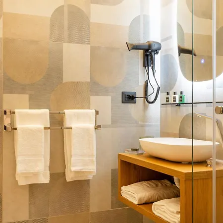 Palazzo Don Minzoni 4*