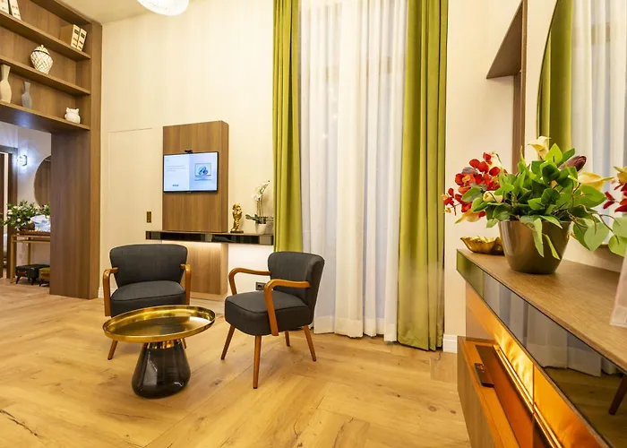 Palazzo Don Minzoni بيت ضيافة 4*