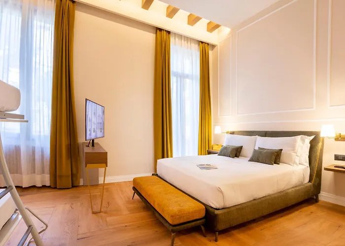 Palazzo Don Minzoni بيت ضيافة 4*